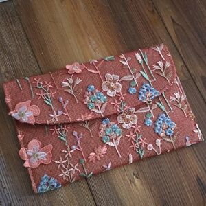 Floral Embroidered Clutch